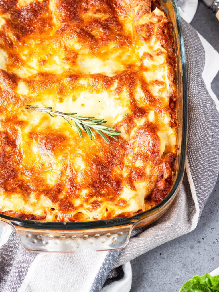 Vegetarische schnelle Käse-Lasagne aus Lavash