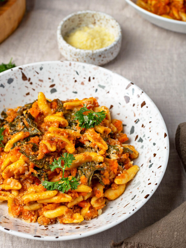 Cavatelli-Pasta mit Grünkohl und Rinderragù
