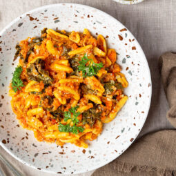 Cavatelli-Pasta mit Grünkohl und Rinderragù