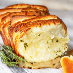 Fluffiges Knoblauch-Zupfbrot mit Mozzarella & Tangzhong (Pull-Apart Brot)