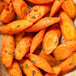 Gebackene Honig-Balsamico-Karotten mit Thymian