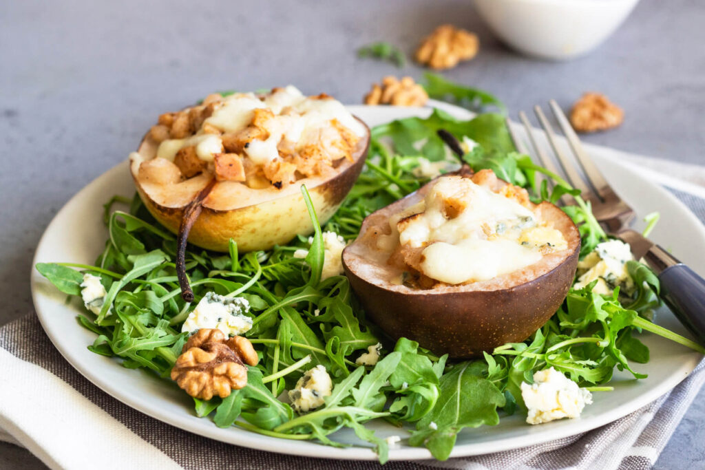 Gefüllte Birnen mit Hähnchen, Käse & Walnüssen