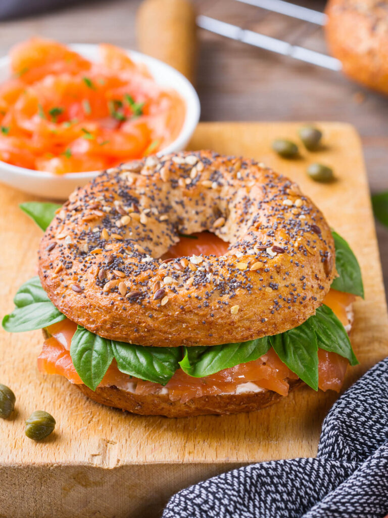 Lachs-Bagel mit Cream Cheese & Kapern – Der ultimative Brunch-Klassiker