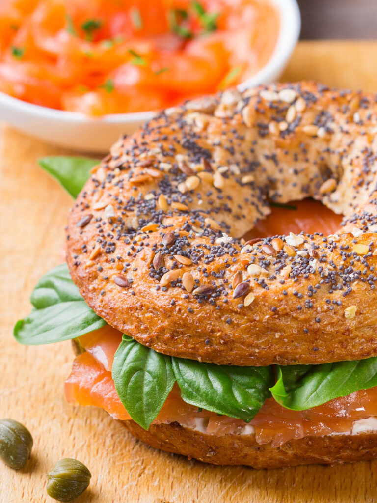 Lachs-Bagel mit Cream Cheese & Kapern – Der ultimative Brunch-Klassiker