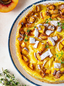 Nektarinenkuchen mit Vanillepudding