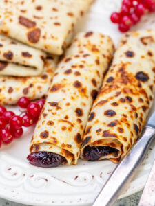 Pannekaker - Norwegische Pfannkuchen, hauchzart und elastisch