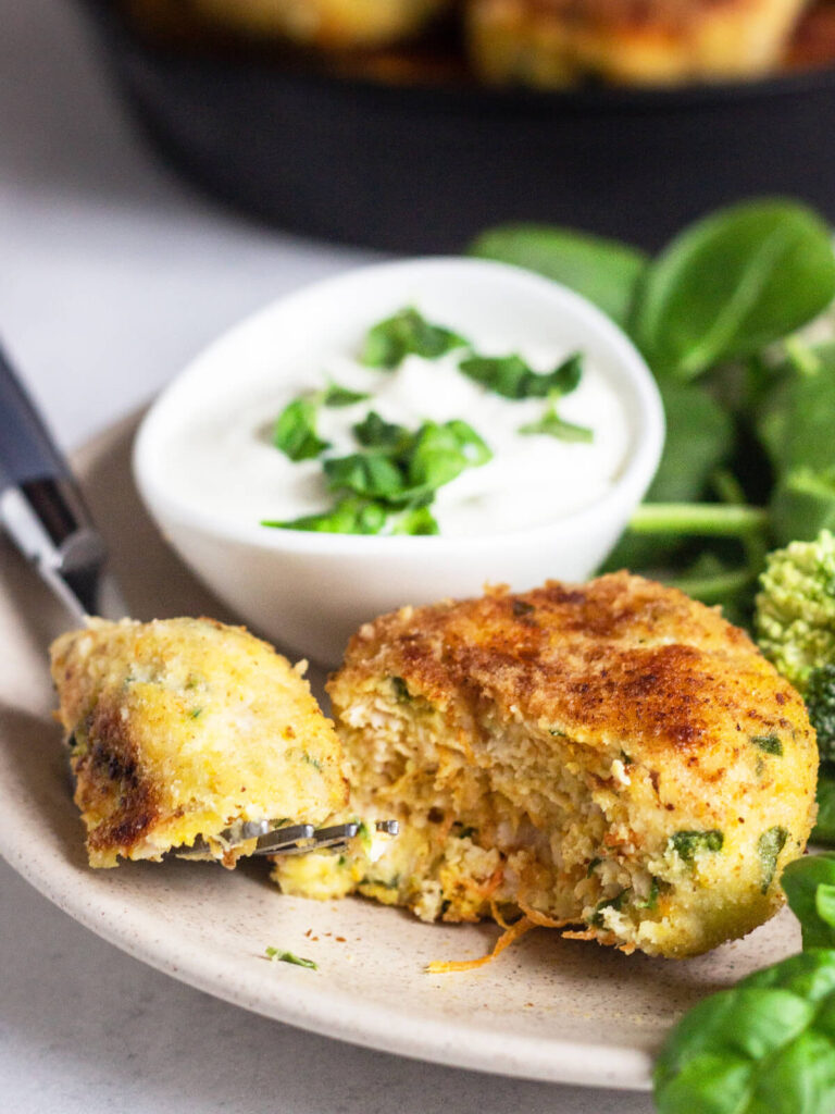 Saftige Hähnchenfrikadellen mit Spinat und Karotte