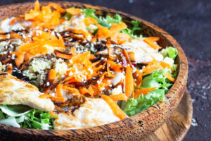 Schneller Couscous-Salat mit Pute, Karotten & Orangendressing