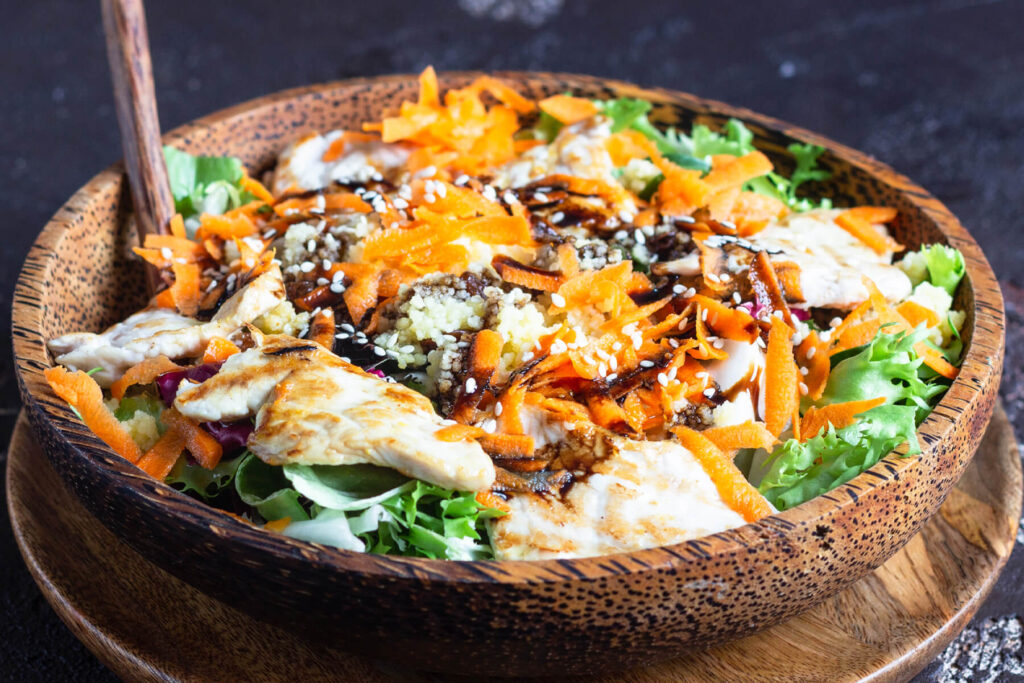 Schneller Couscous-Salat mit Pute, Karotten & Orangendressing