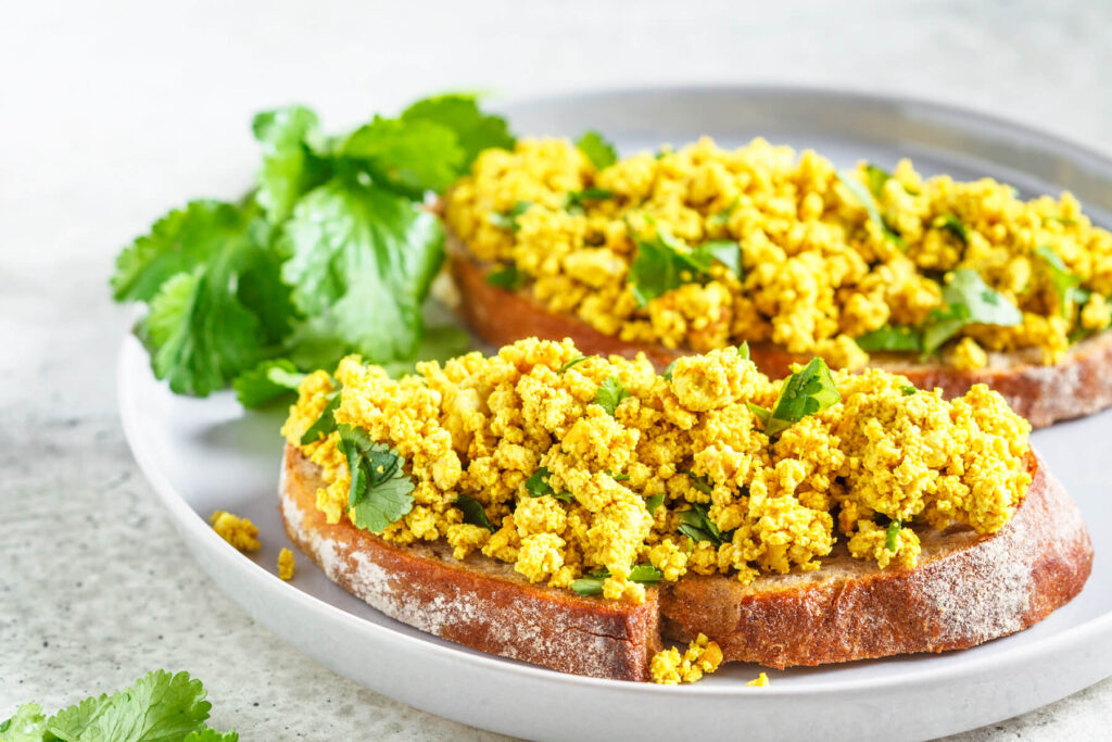 Tofu-Scramble – Veganes Rührei mit Kurkuma