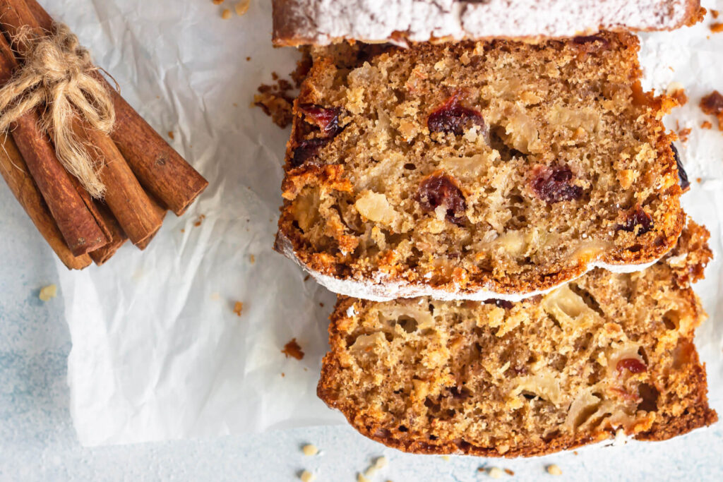 Apfelkuchen mit Nüssen & Cranberries