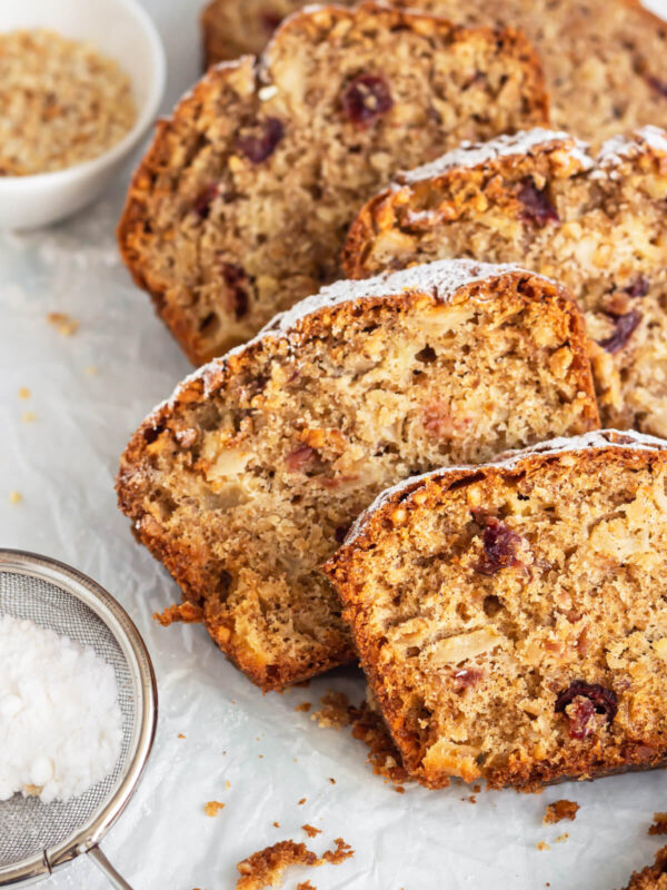 Apfelkuchen mit Nüssen & Cranberries
