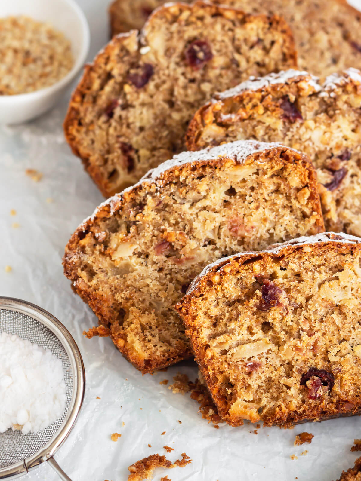 Apfelkuchen mit Nüssen & Cranberries