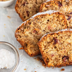 Apfelkuchen mit Nüssen & Cranberries