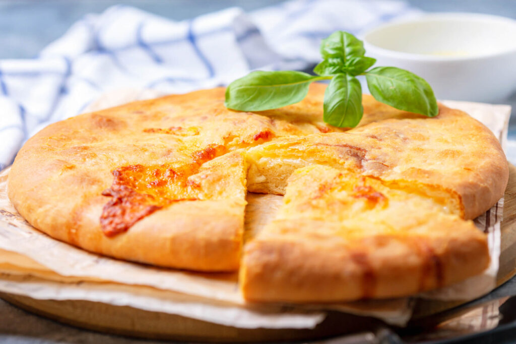 Imeruli-Khachapuri (Chatschapuri) - georgischer Käsefladen