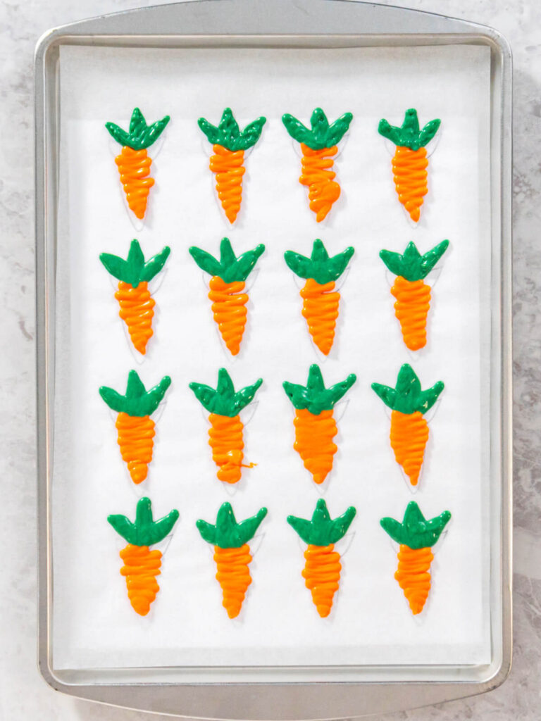 Schoko-Möhren-Topper für Rüeblitorte (Karotten-Deko aus Schmelzdrops)
