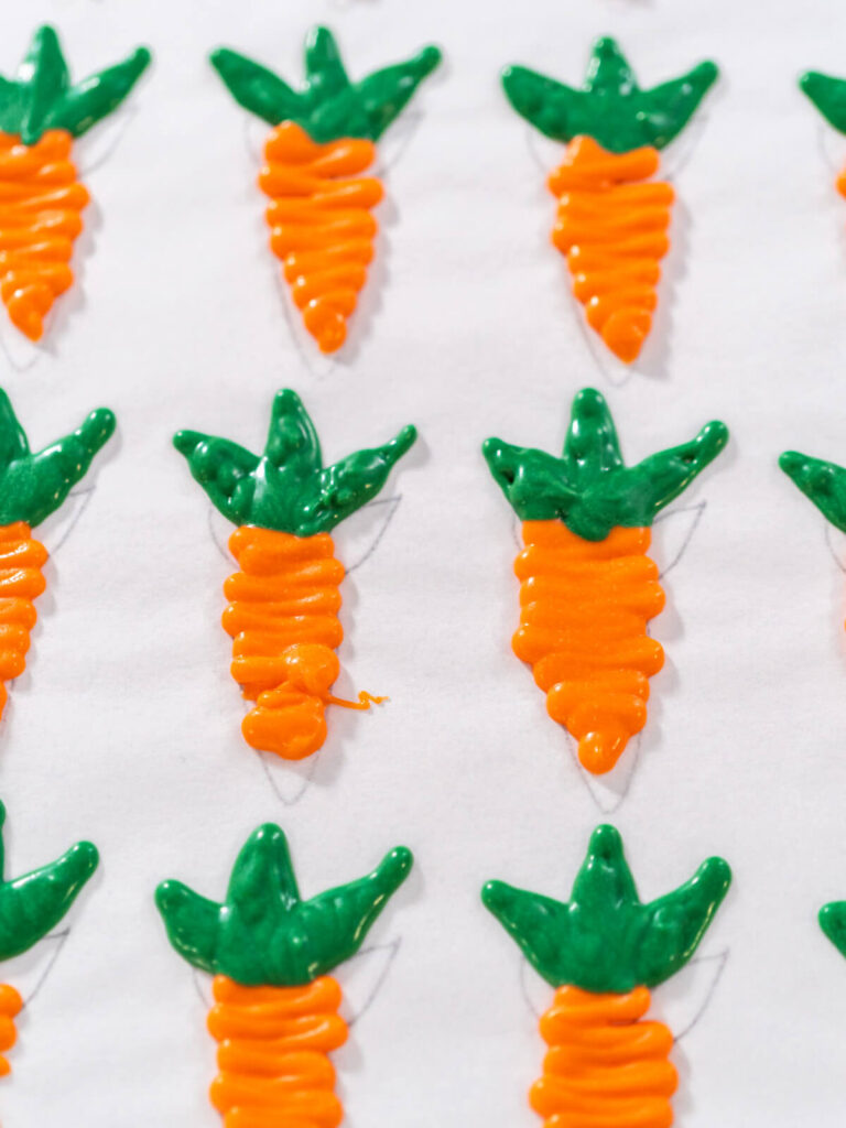 Schoko-Möhren-Topper für Rüeblitorte (Karotten-Deko aus Schmelzdrops)