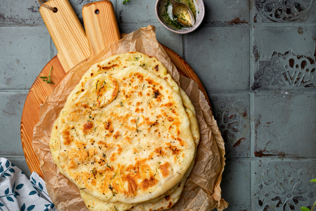 Kartoffel-Fladenbrote aus der Pfanne mit Käse & Knoblauch-Kräuterbutter