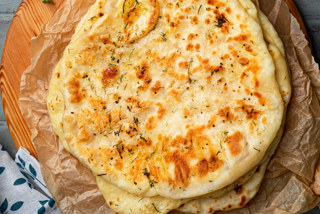 Kartoffel-Fladenbrote aus der Pfanne mit Käse & Knoblauch-Kräuterbutter