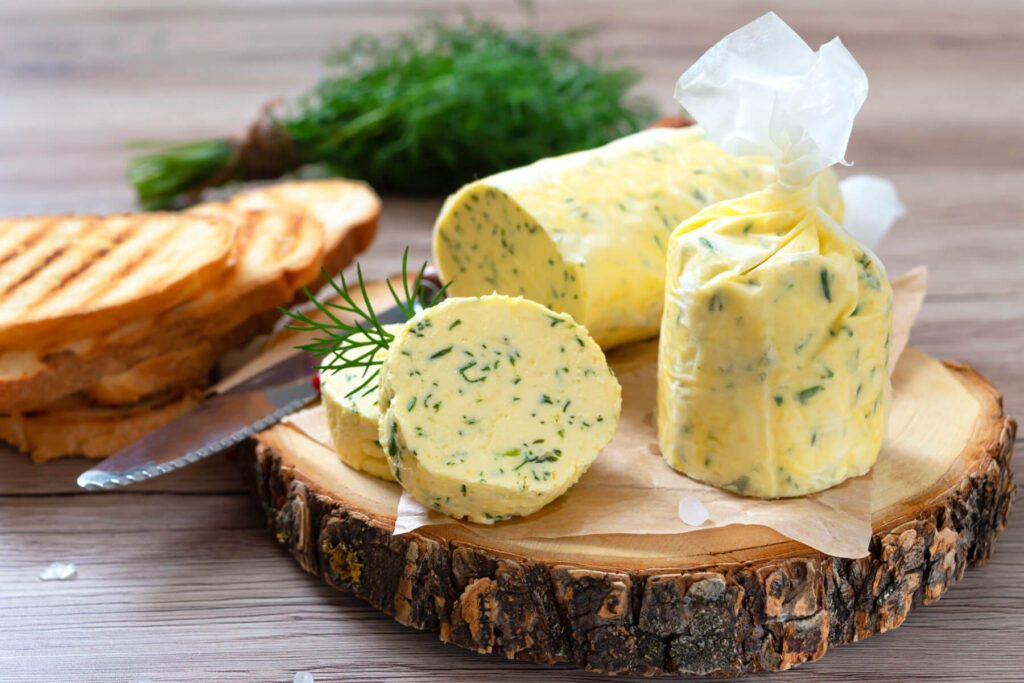 Kräuterbutter mit Dill - zum Grillen, für Steaks, Fisch und frisches Brot