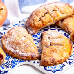 Mini-Apfeltaschen mit Karamellfüllung (Mini Hand Pies)
