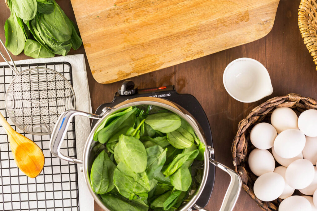 Natürlich Eier färben mit Gemüse & Gewürzen