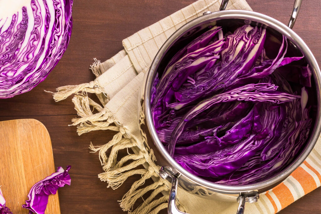 Natürlich Eier färben mit Gemüse & Gewürzen