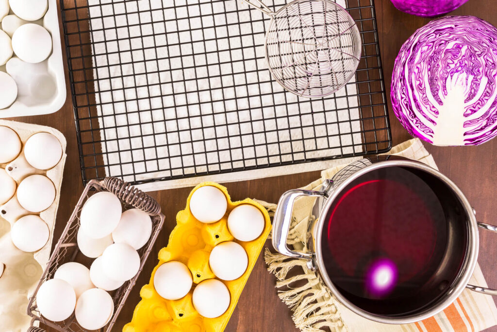 Natürlich Eier färben mit Gemüse & Gewürzen