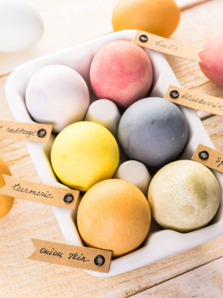 Natürlich Eier färben mit Gemüse & Gewürzen