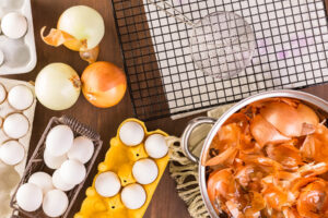 Natürlich Eier färben mit Gemüse & Gewürzen