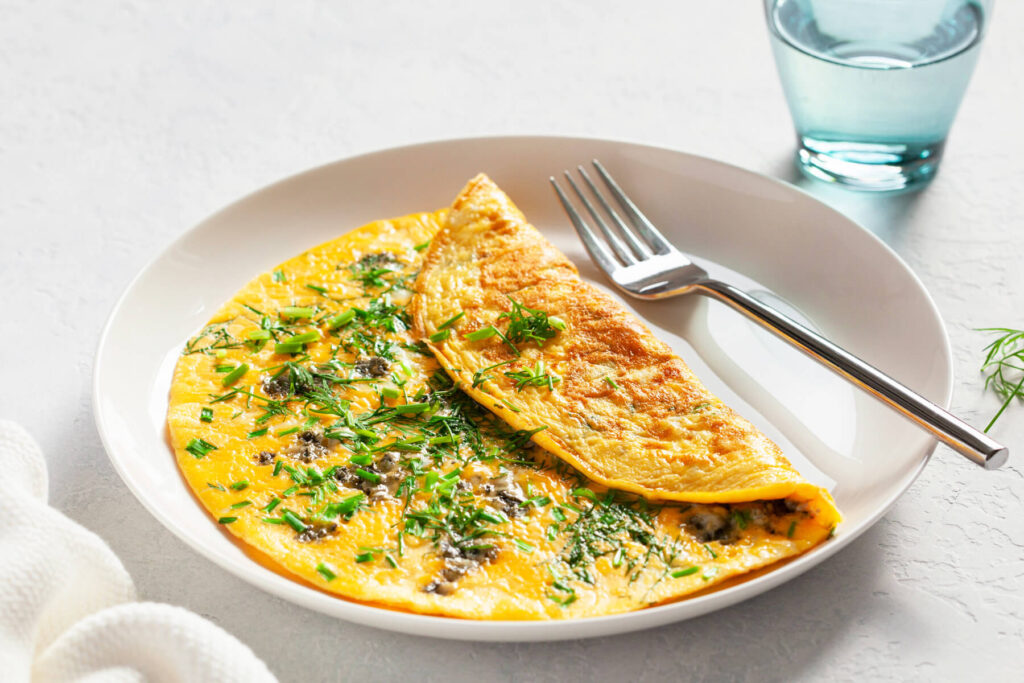 Omelett mit Blauschimmelkäse, Dill & Schnittlauch
