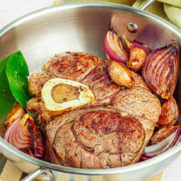 Ossobuco alla Milanese - geschmorte Kalbshaxe