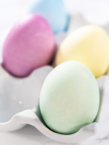 Ostereier mit Lebensmittelfarbe färben