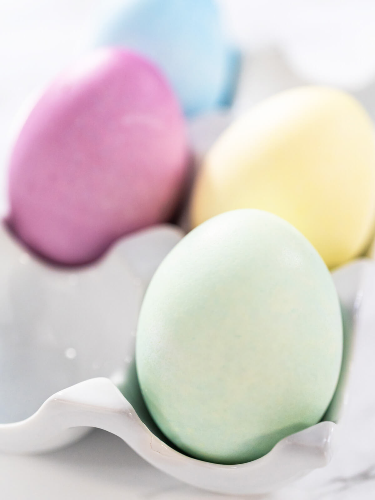 Ostereier mit Lebensmittelfarbe färben