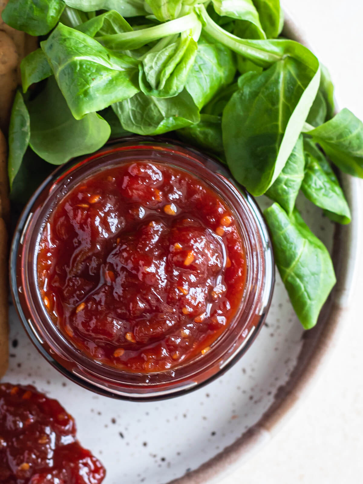 Pikante Tomatenkonfitüre zu Fleisch