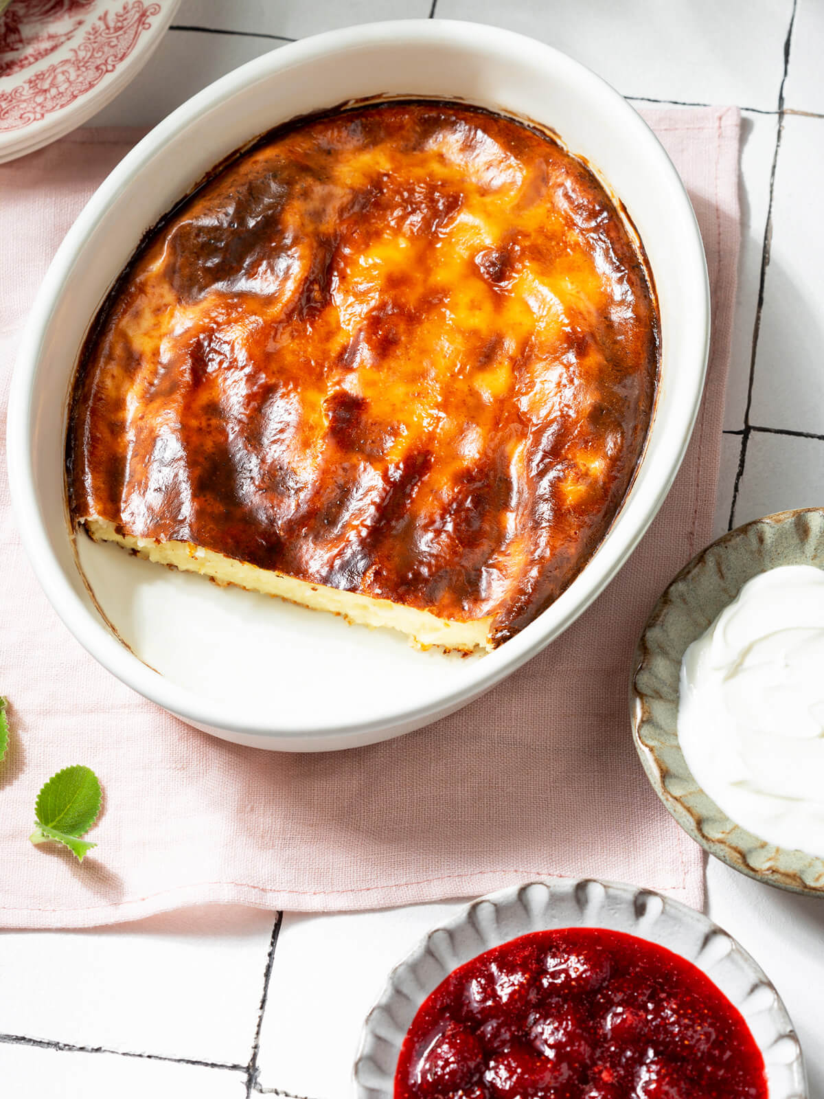Quarkauflauf mit Erdbeer-Thymian-Sauce