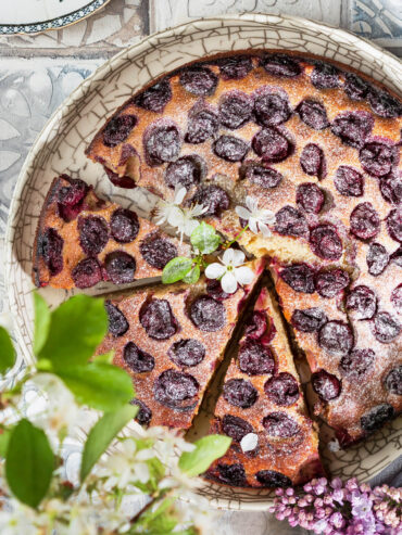 Ricotta-Kuchen mit Kirschen