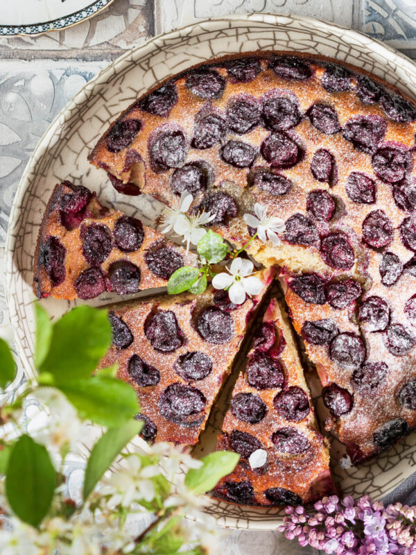 Ricotta-Kuchen mit Kirschen