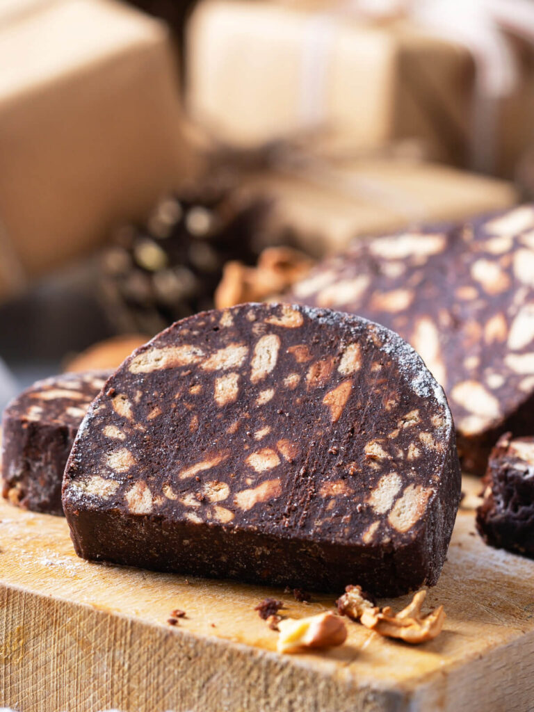 Schokoladensalami – Italienisches Dessert ohne Backen mit Butterkeksen