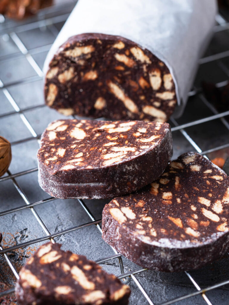 Schokoladensalami – Italienisches Dessert ohne Backen mit Butterkeksen