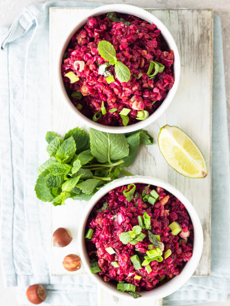 Warmer Buchweizen-Rote-Bete-Salat mit Haselnüssen und Minze