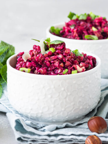 Warmer Buchweizen-Rote-Bete-Salat mit Haselnüssen und Minze