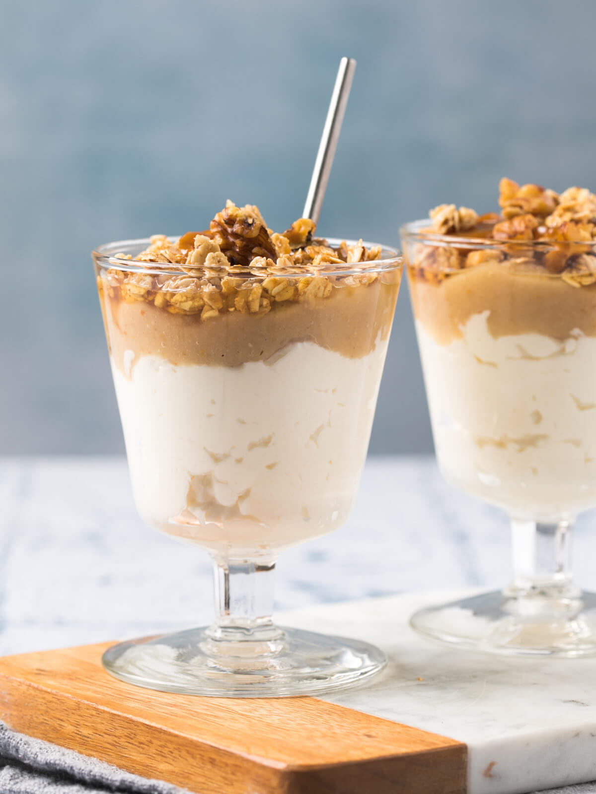 Apfel-Karamell-Parfait im Glas