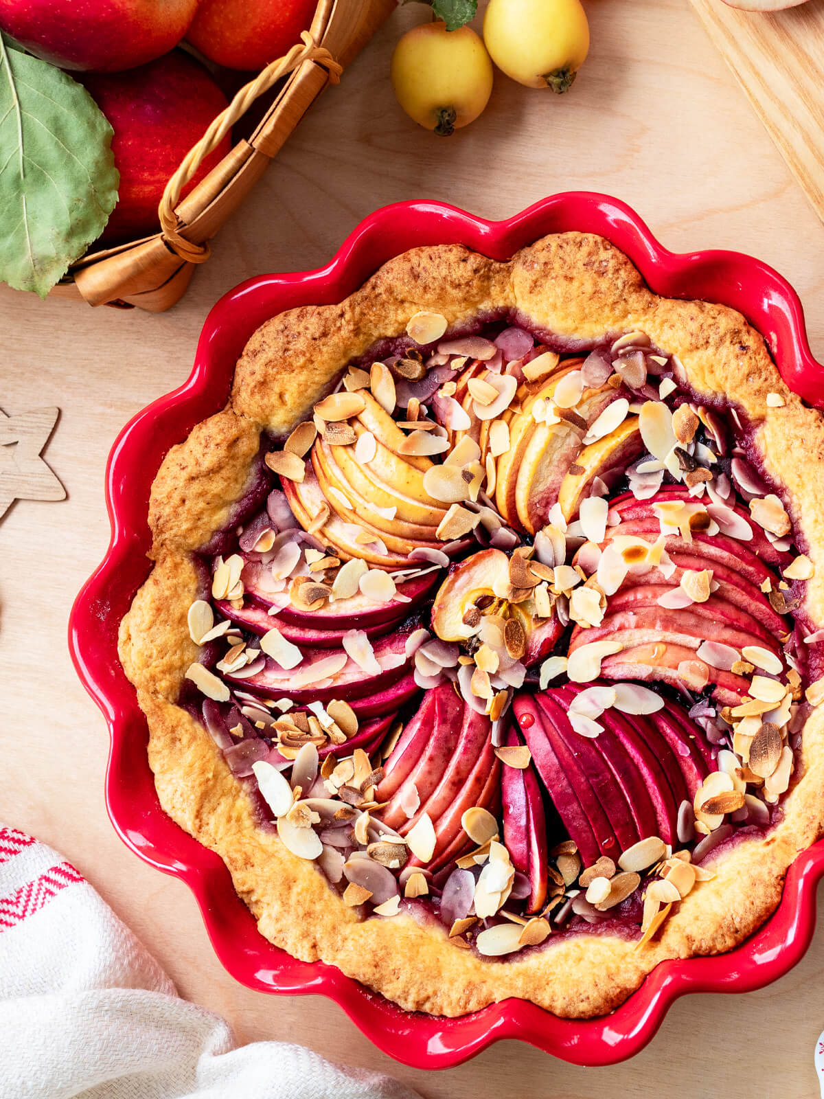 Apfel-Cranberry-Tarte mit Mandelblättchen