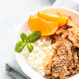 Apfel-Zitrus-Crumble mit winterlichen Gewürzen