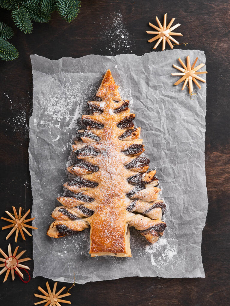Blätterteig-Tannenbaum mit Schoko-Nuss-Creme