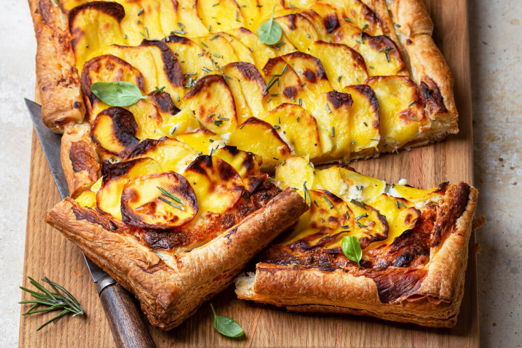 Blätterteig-Tarte mit Kartoffeln und Frischkäse