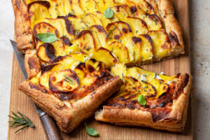 Blätterteig-Tarte mit Kartoffeln und Frischkäse