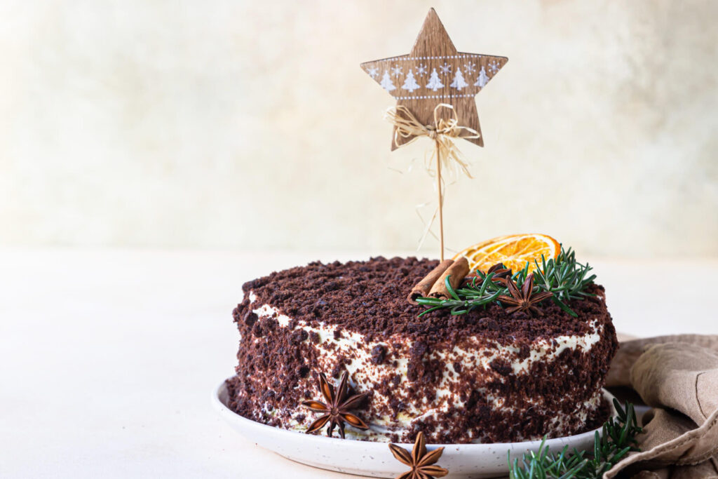 Schokoladen-Medovik mit Orangencreme