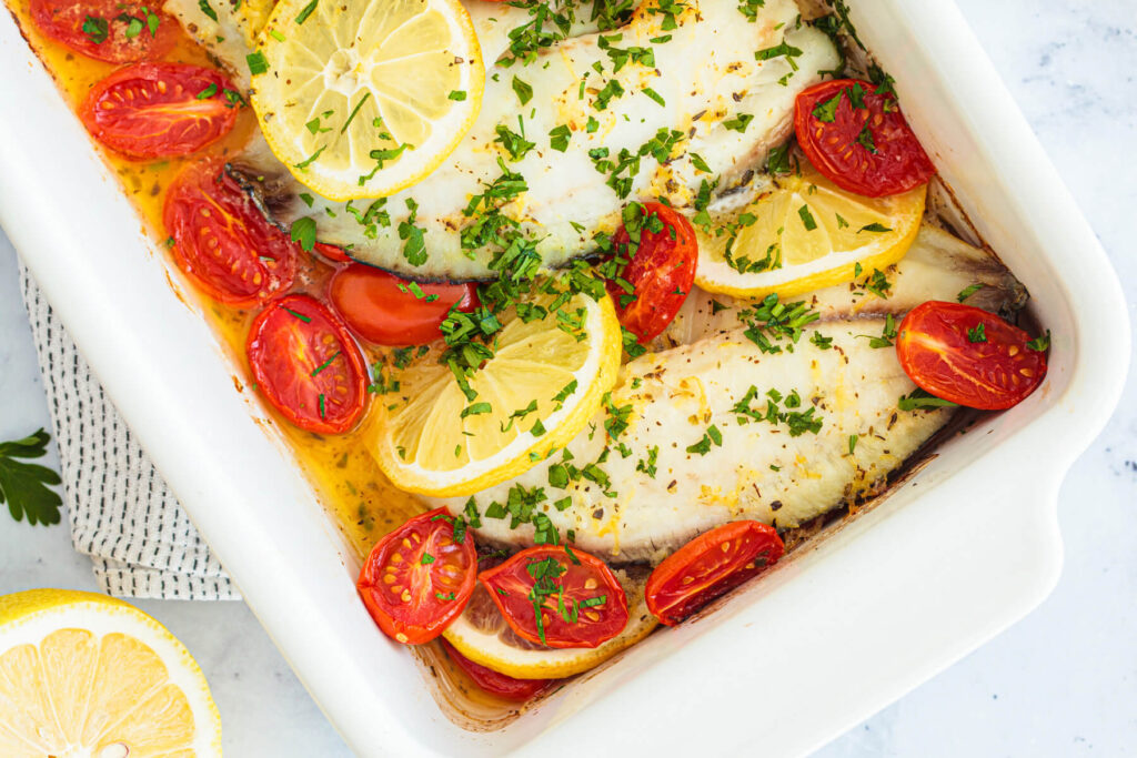 Gebackenes Kabeljaufilet mit Kirschtomaten